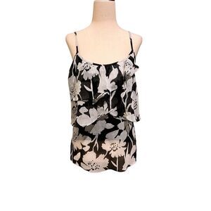 New York & Co top women’s XS Black & white casual floral ruffle sleeveless